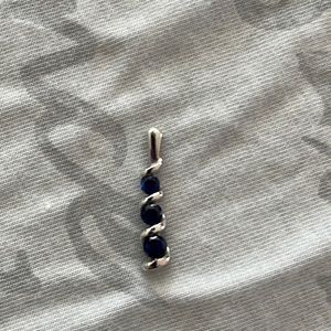 10K White Gold And Blue Sapphire Pendant ❤️❤️